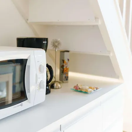 Maison Avec 2 Pieces Et Mezzanine Proche Plage, Parking Inclus - Fr-1-409-98 * Narbonne-Plage