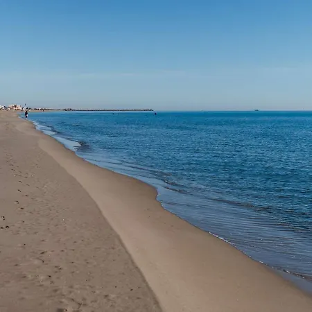 Villa Maison Avec 2 Pieces Et Mezzanine Proche Plage, Parking Inclus - Fr-1-409-98 Narbonne-Plage