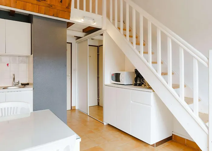 Maison Avec 2 Pieces Et Mezzanine Proche Plage, Parking Inclus - Fr-1-409-98 * Narbonne-Plage